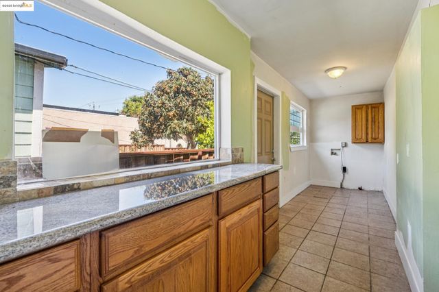 3427 Laguna Ave, Oakland, CA 94602