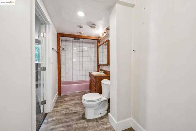 3427 Laguna Ave, Oakland, CA 94602