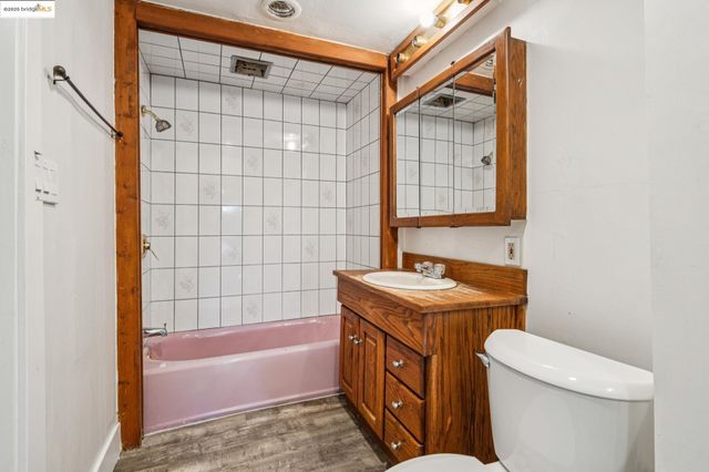 3427 Laguna Ave, Oakland, CA 94602