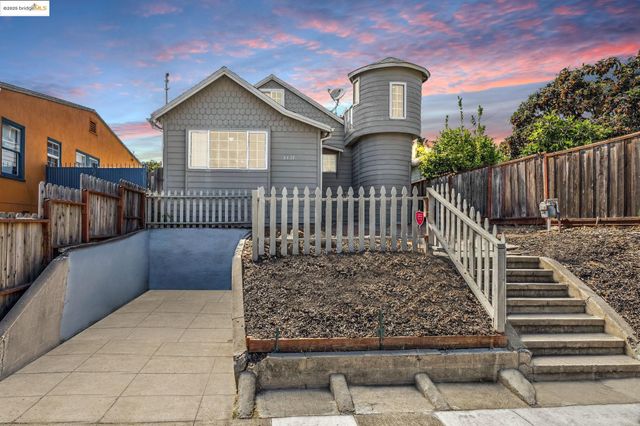 3427 Laguna Ave, Oakland, CA 94602