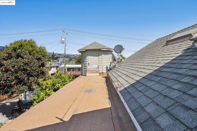 3427 Laguna Ave, Oakland, CA 94602