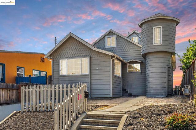 3427 Laguna Ave, Oakland, CA 94602