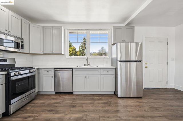 3427 Laguna Ave, Oakland, CA 94602