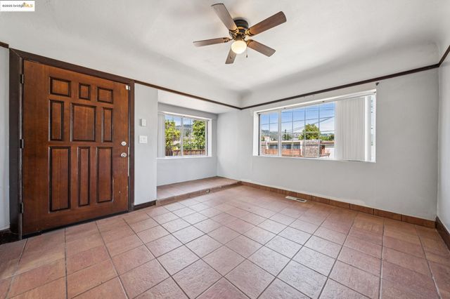 3427 Laguna Ave, Oakland, CA 94602