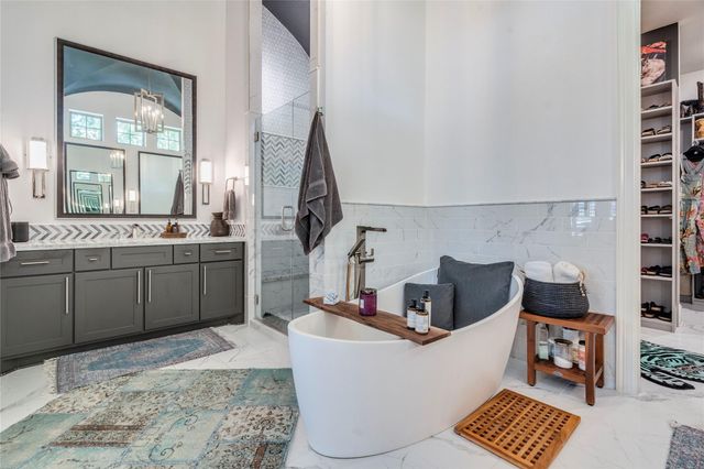 109 Bisset CT, Austin, TX 78738