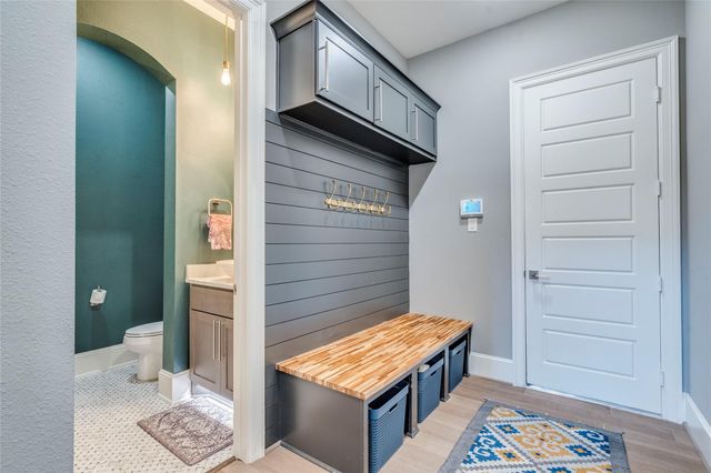 109 Bisset CT, Austin, TX 78738