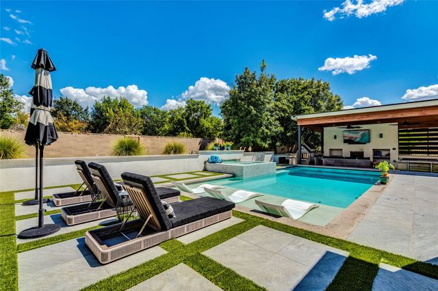 109 Bisset CT, Austin, TX 78738