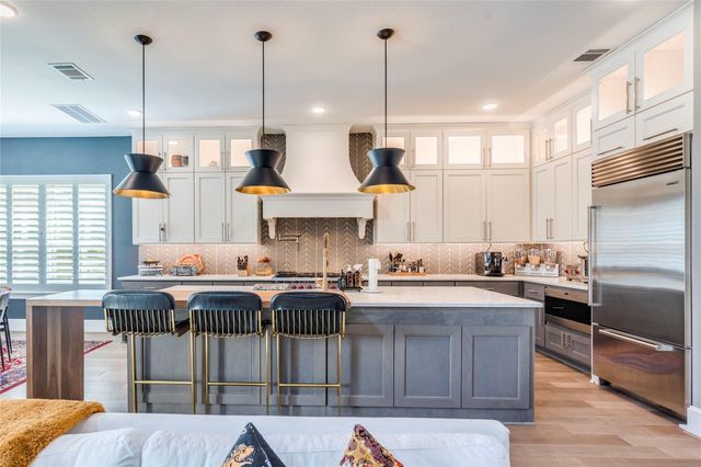 109 Bisset CT, Austin, TX 78738