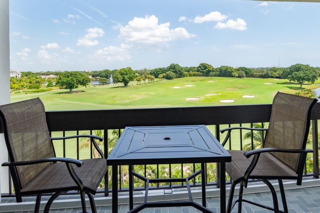 2000 PRESIDENTIAL Way 603, West Palm Beach, FL 33401