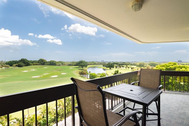 2000 PRESIDENTIAL Way 603, West Palm Beach, FL 33401