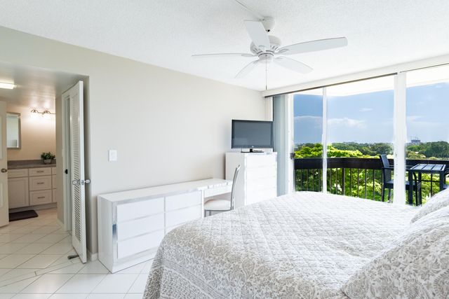 2000 PRESIDENTIAL Way 603, West Palm Beach, FL 33401