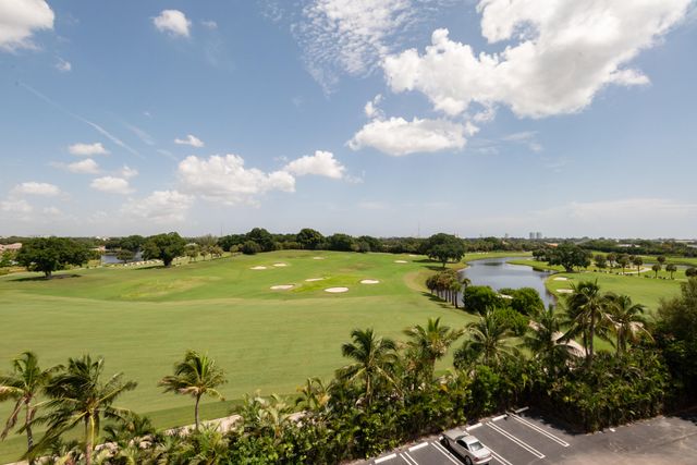 2000 PRESIDENTIAL Way 603, West Palm Beach, FL 33401