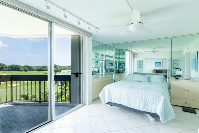 2000 PRESIDENTIAL Way 603, West Palm Beach, FL 33401