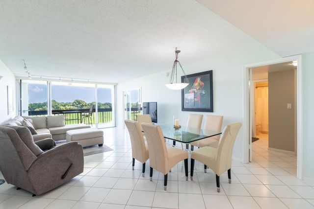 2000 PRESIDENTIAL Way 603, West Palm Beach, FL 33401