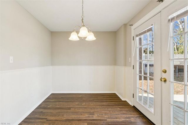 945 Chatsworth DR, Newport News, VA 23601