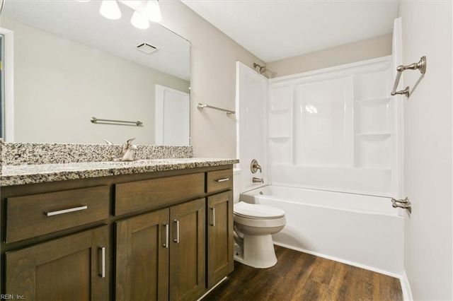 945 Chatsworth DR, Newport News, VA 23601