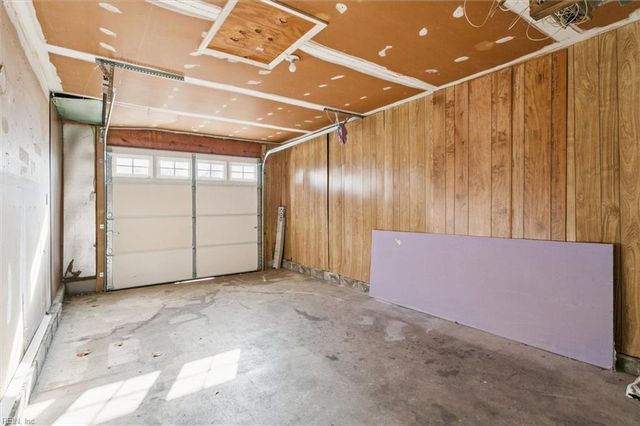 945 Chatsworth DR, Newport News, VA 23601