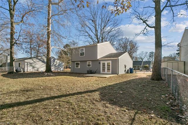 945 Chatsworth DR, Newport News, VA 23601