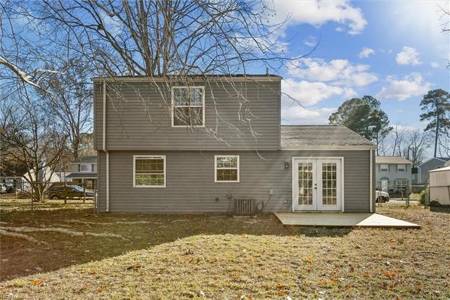 945 Chatsworth DR, Newport News, VA 23601