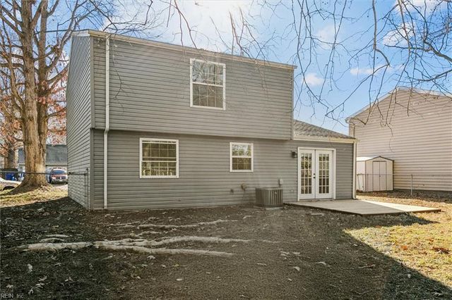 945 Chatsworth DR, Newport News, VA 23601