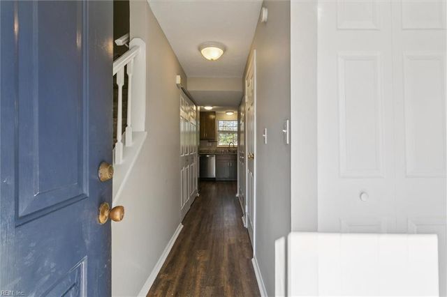 945 Chatsworth DR, Newport News, VA 23601