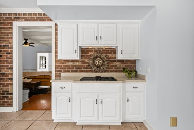 643 Cornwall Rd, Clarksville, TN 37043