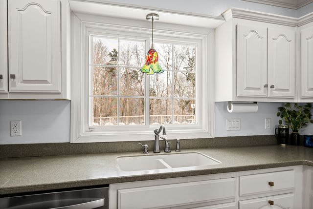 643 Cornwall Rd, Clarksville, TN 37043