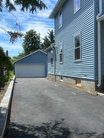 32 East Avenue 1, Glen Cove, NY 11542