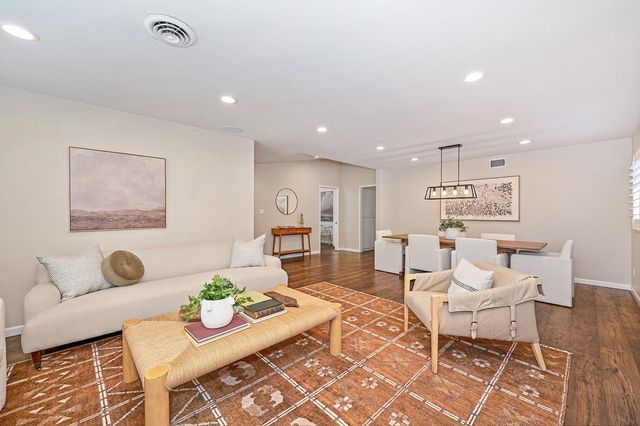 5263 Heritage Dr, Carmichael, CA 95608
