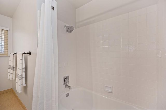 5263 Heritage Dr, Carmichael, CA 95608