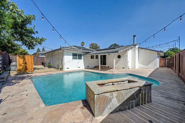 5263 Heritage Dr, Carmichael, CA 95608