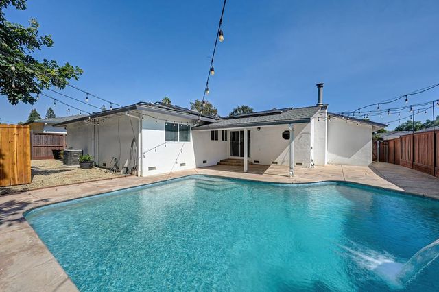 5263 Heritage Dr, Carmichael, CA 95608