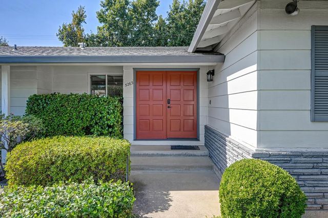 5263 Heritage Dr, Carmichael, CA 95608