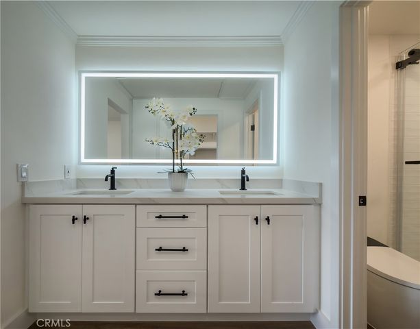 320 Villa Point, Newport Beach, CA 92660