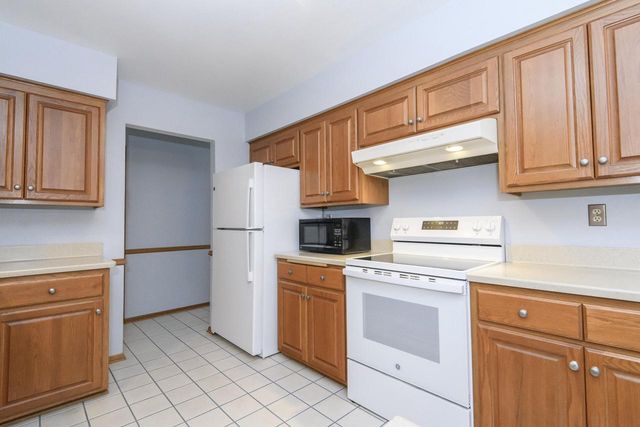 1330 Christopher COURT, Oconomowoc, WI 53066