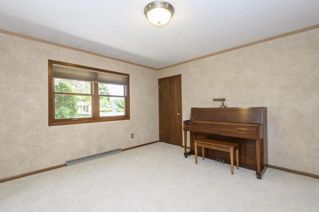 1330 Christopher COURT, Oconomowoc, WI 53066