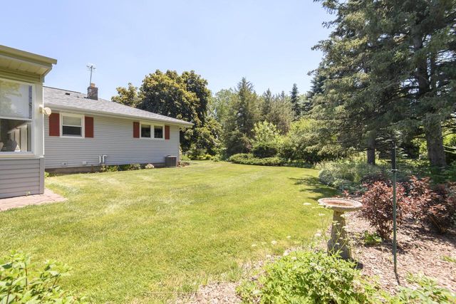 1330 Christopher COURT, Oconomowoc, WI 53066