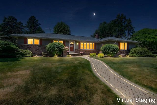 1330 Christopher COURT, Oconomowoc, WI 53066