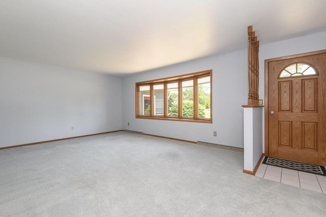 1330 Christopher COURT, Oconomowoc, WI 53066