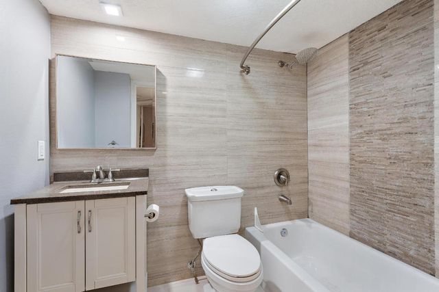 1015 Lake Shore Drive 102, Lake Park, FL 33403