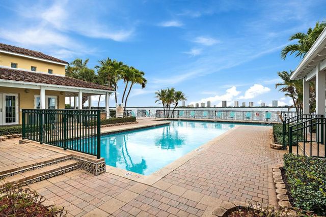 1015 Lake Shore Drive 102, Lake Park, FL 33403