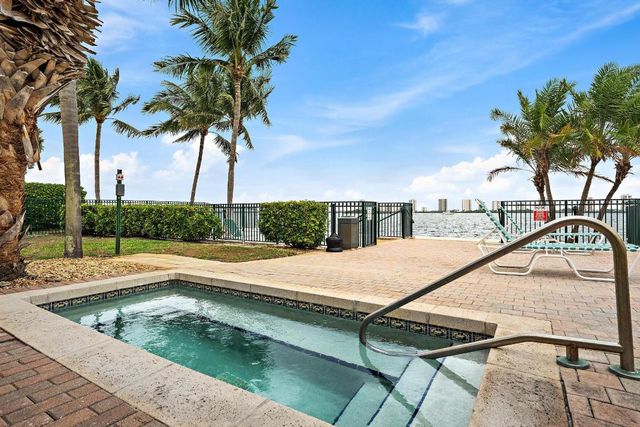 1015 Lake Shore Drive 102, Lake Park, FL 33403