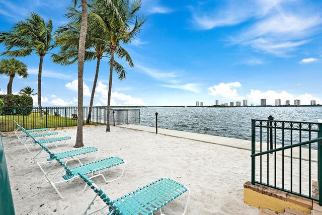 1015 Lake Shore Drive 102, Lake Park, FL 33403