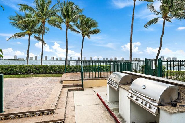 1015 Lake Shore Drive 102, Lake Park, FL 33403