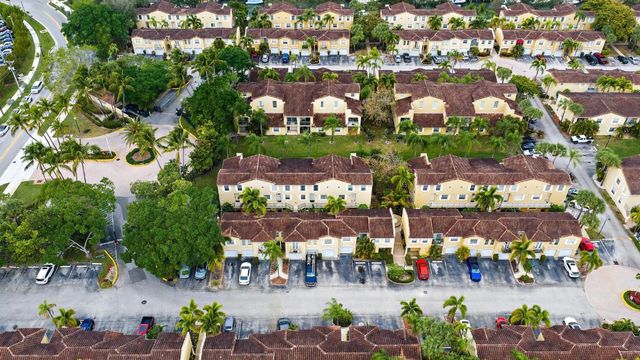 1015 Lake Shore Drive 102, Lake Park, FL 33403