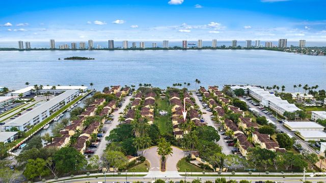 1015 Lake Shore Drive 102, Lake Park, FL 33403