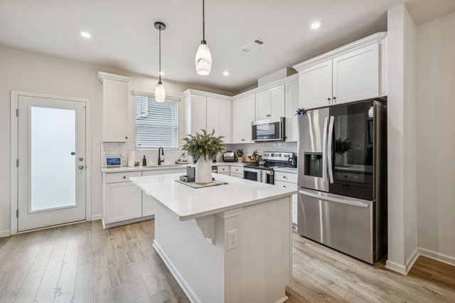 1230 Hope Village Way, Hermitage, TN 37076