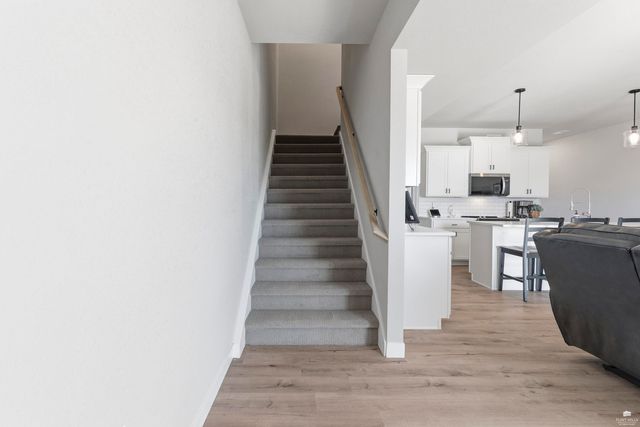 5625 Goheen Drive, Manhattan, KS 66503