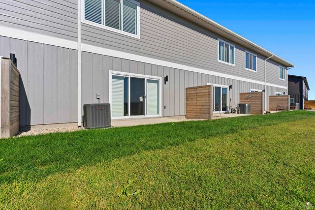 5625 Goheen Drive, Manhattan, KS 66503