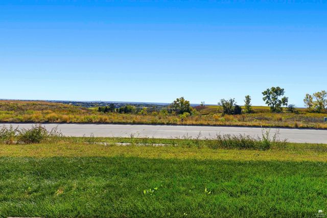 5625 Goheen Drive, Manhattan, KS 66503